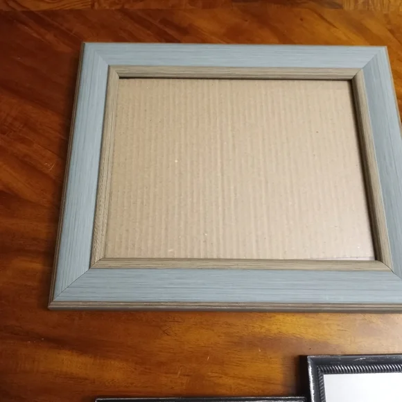 Picture frames - Picture 3 of 4